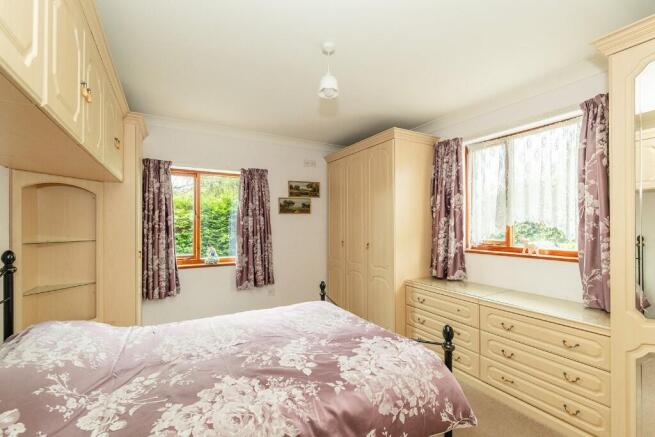 2 bed Detached Bungalow for sale Image 12