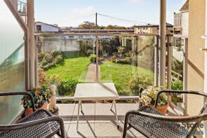 40, 9 19 Marina Court, Mount Wise, Newquay TR7 2EJ