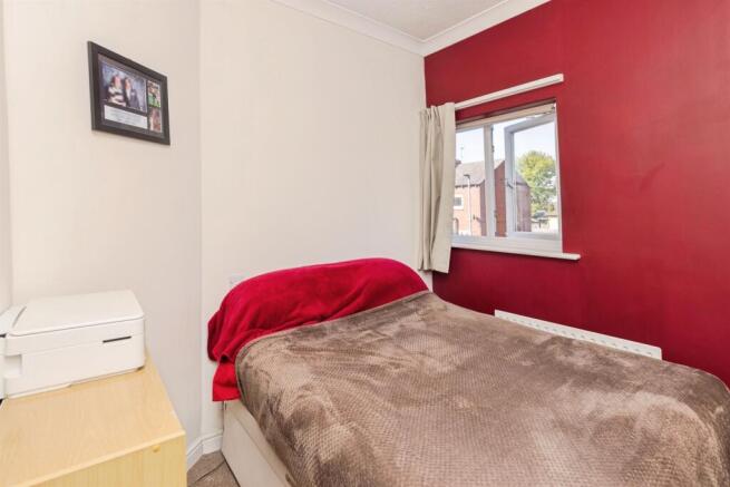 3 bed Terraced for sale Image 10