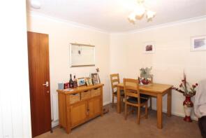 3, Bronrhiw Fach, Caerphilly CF83 1HY