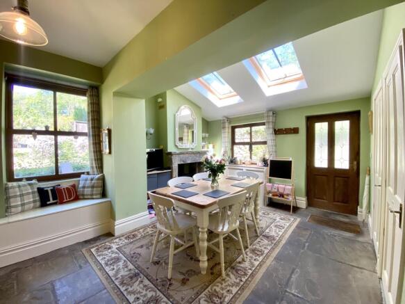 3 bed Semi-Detached for sale Image 4
