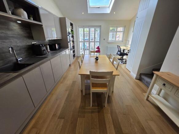 Luxury Dining Kitchen