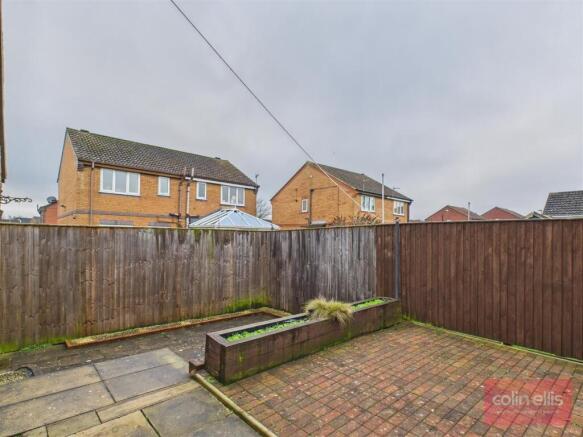 2 bed Semi-Detached Bungalow for sale Image 10