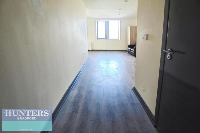 Studio to rent Image 9