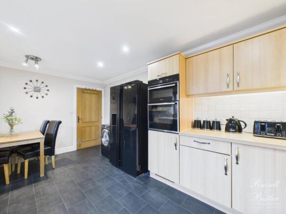 CAM01995G0-PR0394-STILL006