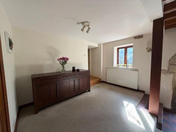 5 bed Detached for sale Image 9