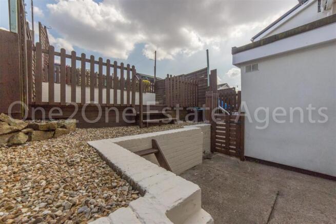 24 Bowen Close-3.jpg