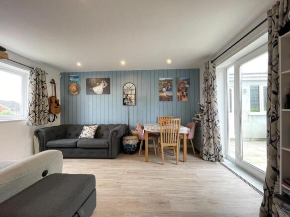 Yealmpstone Close 20 - Living Room Front.jpg