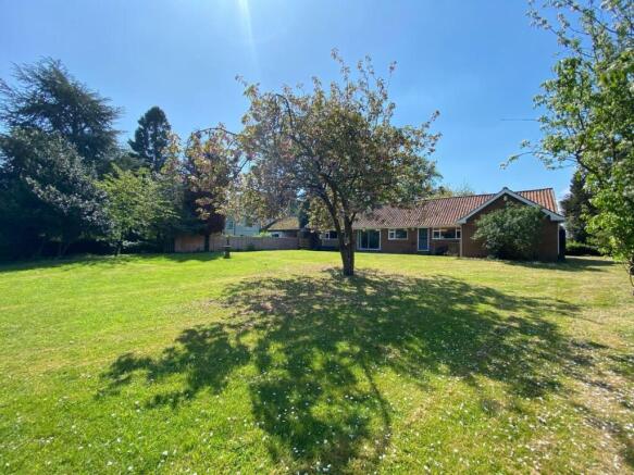 3 bed Detached Bungalow to rent in acaster malbis