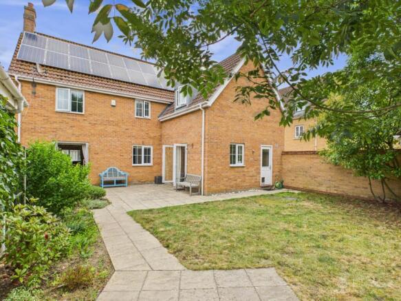 Garden- Mark Stephens EweMove Newmarket and Soham