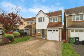 23, Winlaw Close, Shaw, Swindon SN5 5WX