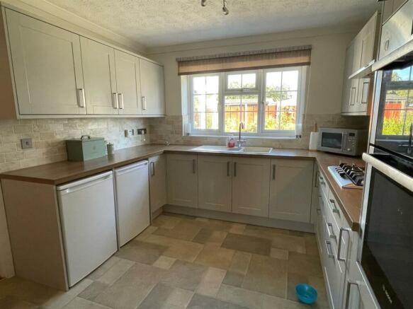 Kitchen..jpg