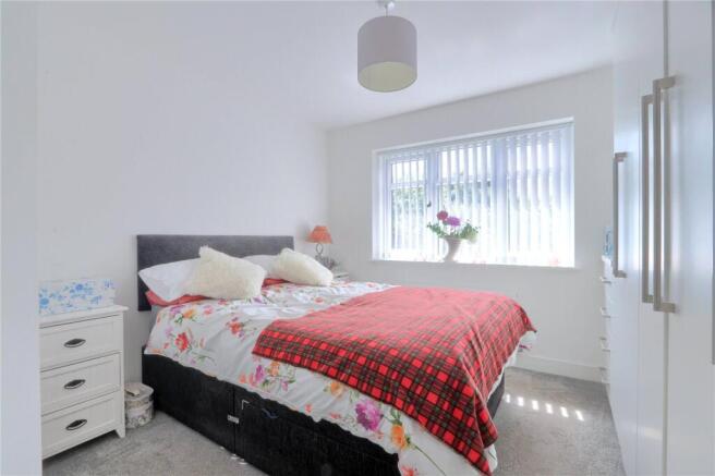 5 bed Semi-Detached for sale Image 10