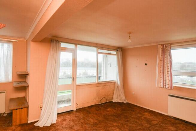 Sitting/dining room
