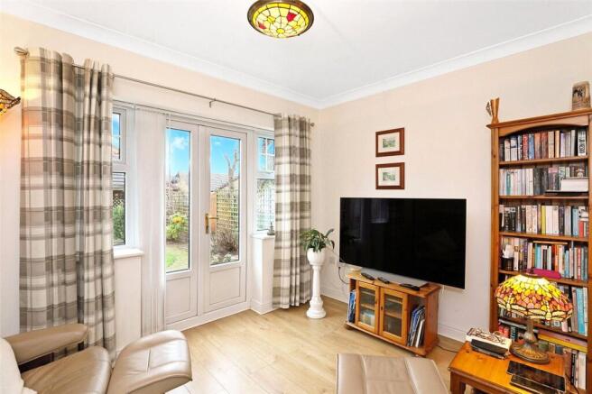 5 bed Detached for sale Image 12