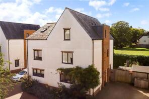10, Langham Court, Farnham GU9 8FL