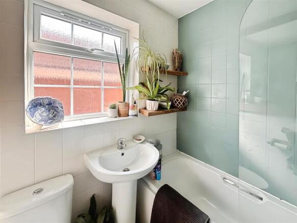 Bathroom.JPG