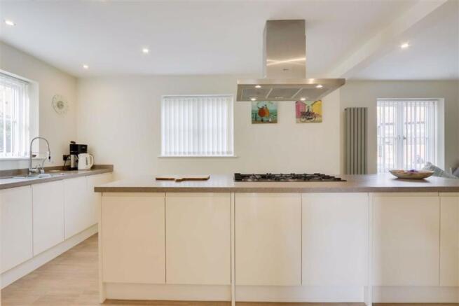 KITCHEN BREAKFASTROOM