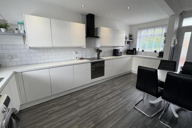 Kitchen/Dining Room