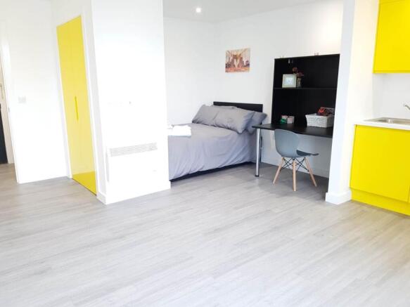 Studio to rent Image 5