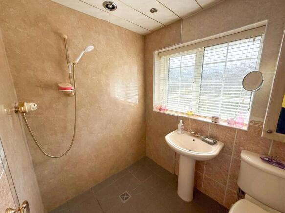 2 bed detached bungalow, Silsden 8