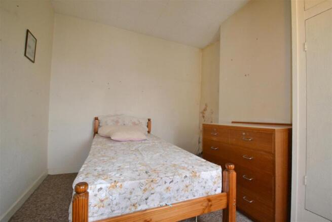 bed2.jpg
