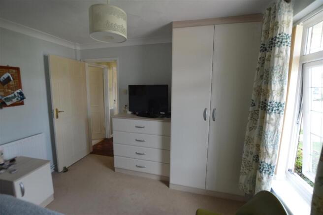 BEDROOM 2
