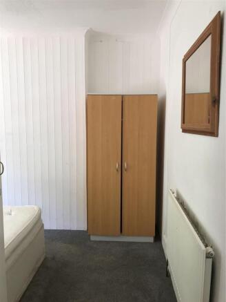 Bed 4.jpg