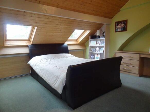 BEDROOM 2