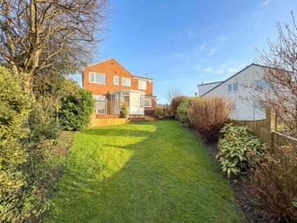 Larkhill Avenue, Cleckheaton, BD19