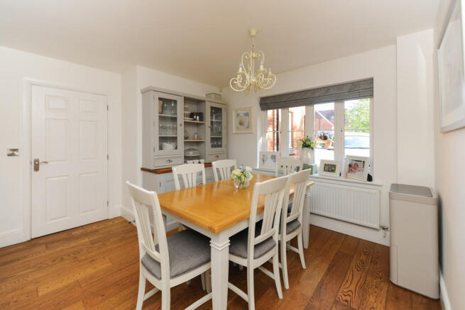 Kitchen/Breakfast...