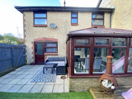 17, Clos Llyswen, Hengoed CF82 7TQ
