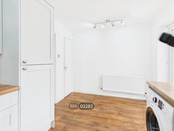 3 bed Semi-Detached to rent Image 4