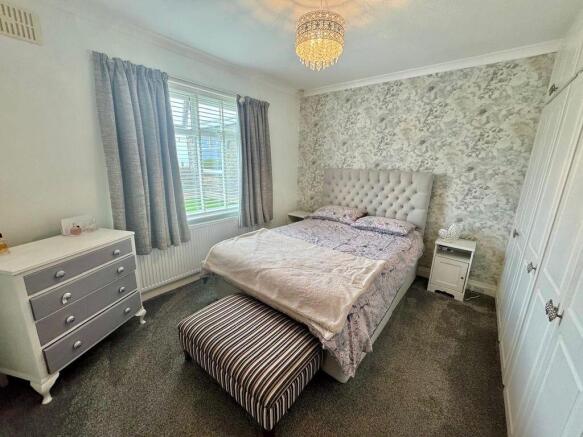 4 bed Detached for sale Image 11