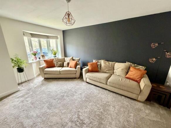 4 bed Semi-Detached for sale Image 6