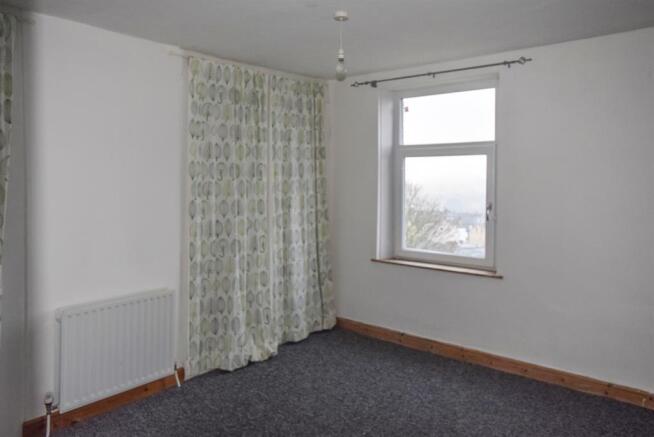 3 bed Terraced for sale Image 5
