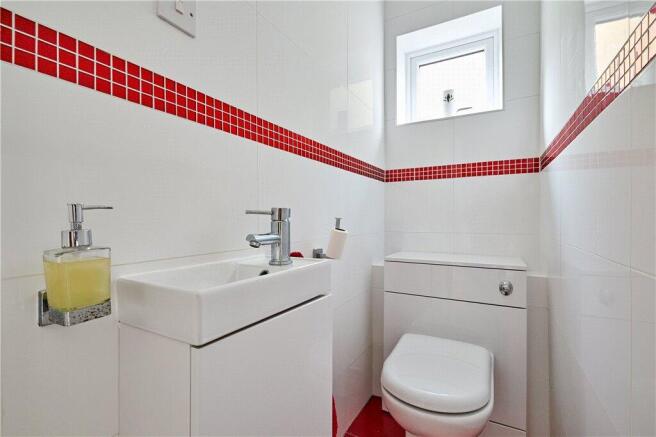 4 bed Detached for sale Image 7