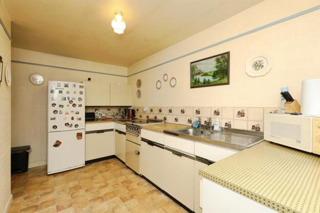 2 bed Semi-Detached Bungalow for sale Image 5