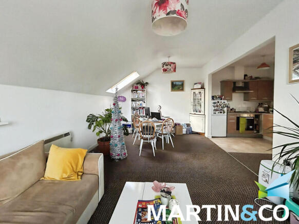 2 bed Apartment for sale Image 6