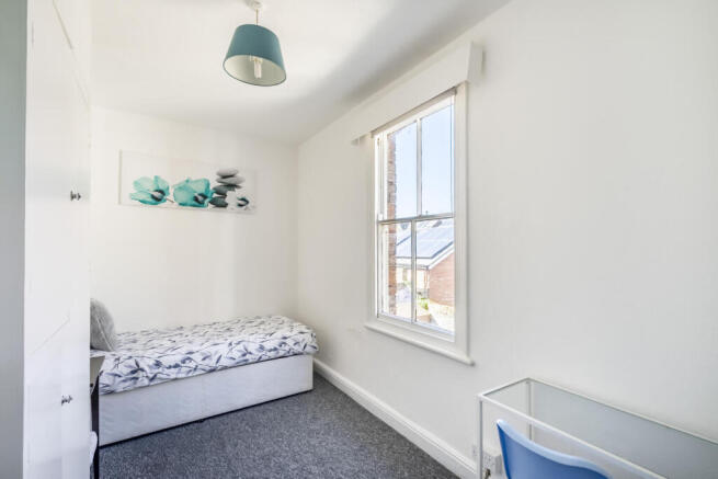 3 bed Terraced for sale Image 11