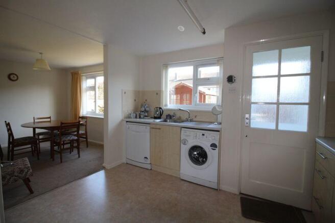 Kitchen / Dini...