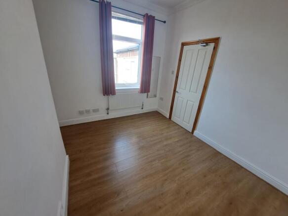 3 bed Terraced to rent Image 5