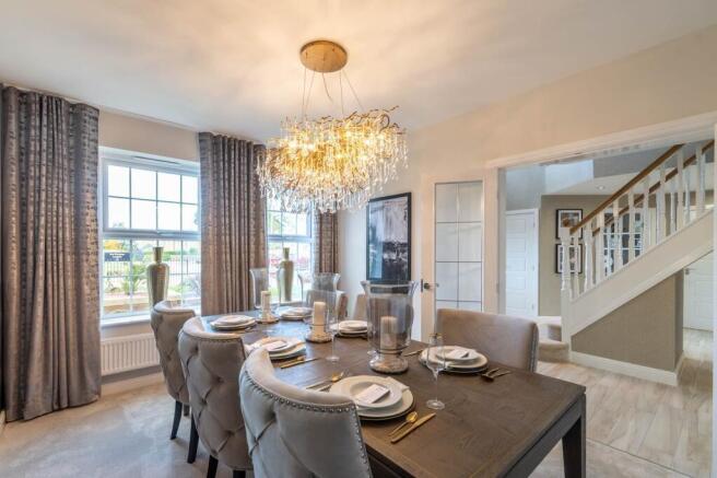 5 bed Detached for sale Image 4