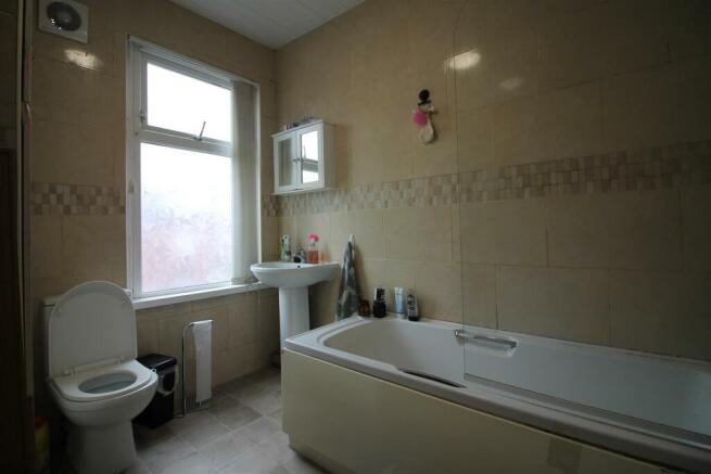 3 bed House to rent Image 6