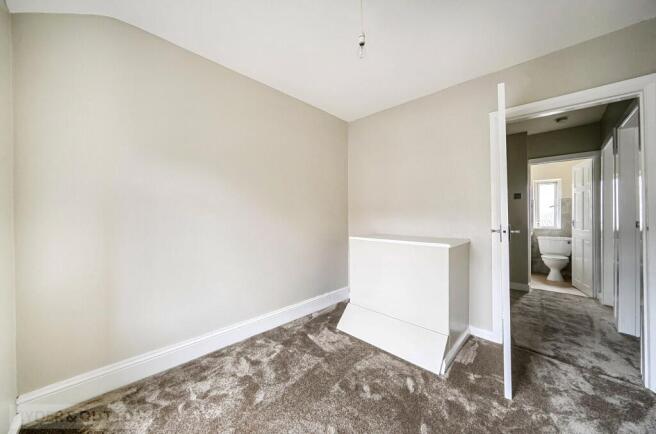3 bed Terraced for sale Image 12