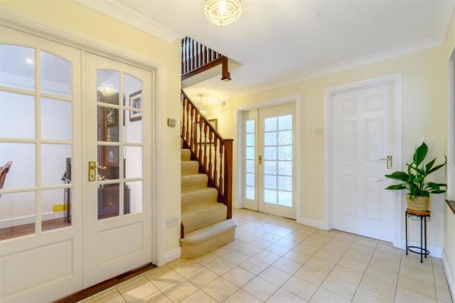 8469923-interior30.jpg