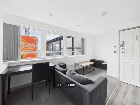 1 bed Apartment to rent Image 4