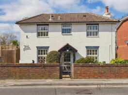 105, Elm Grove, Hayling Island PO11 9ED