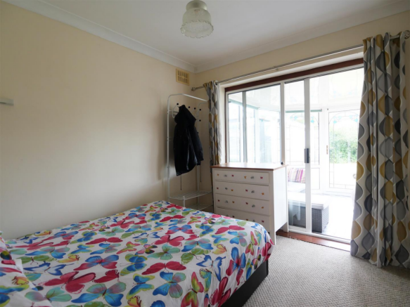2 bed Semi-Detached Bungalow for sale Image 6