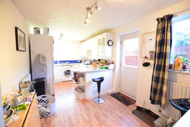 kitchen 2.JPG